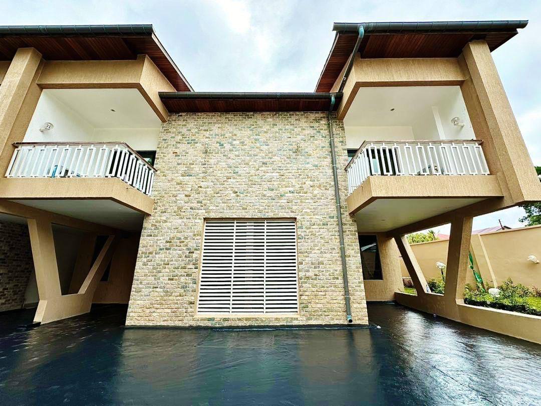 À LOUER : MAISON DUPLEX À NGALIEMA – MACAMPAGNE