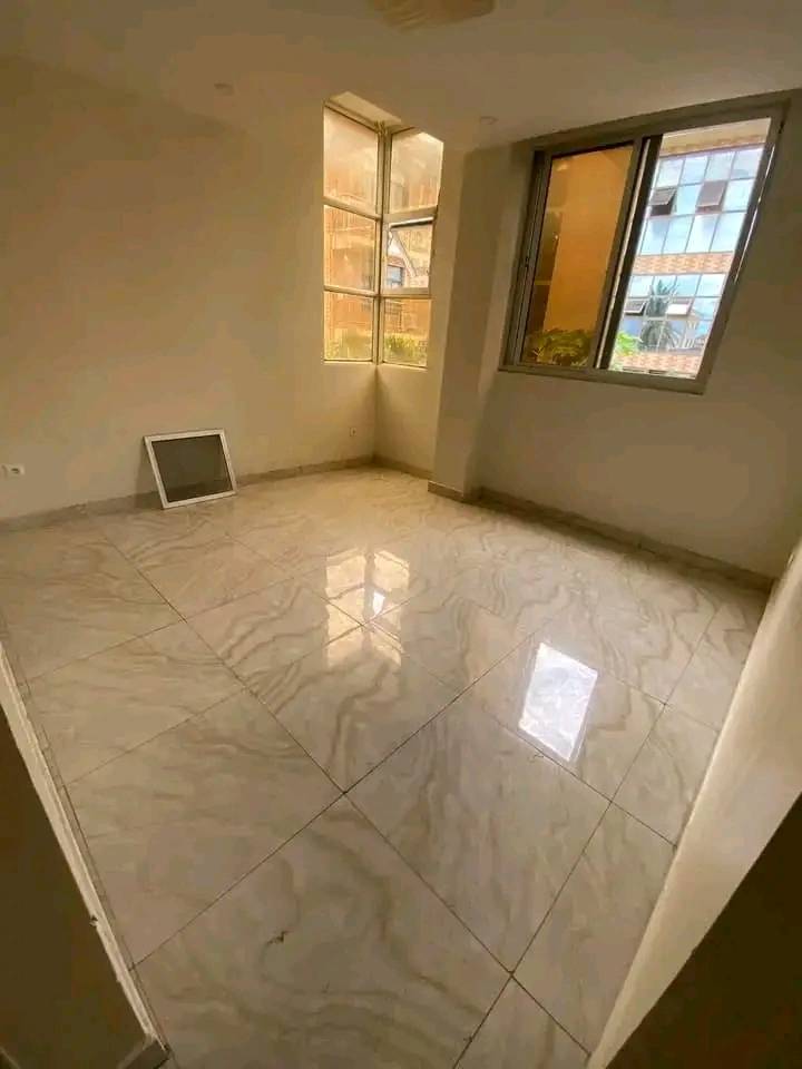 APPARTEMENT MODERNE À GOMBE À LOUER
