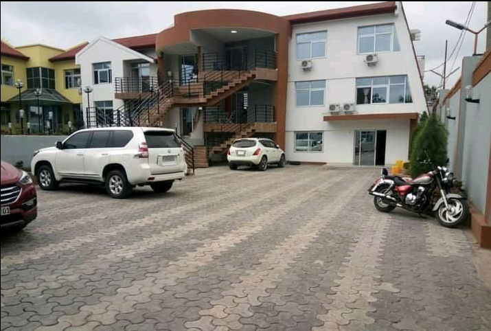 UNE VILLA EN VENTE À NGALIEMA JOLI PARC