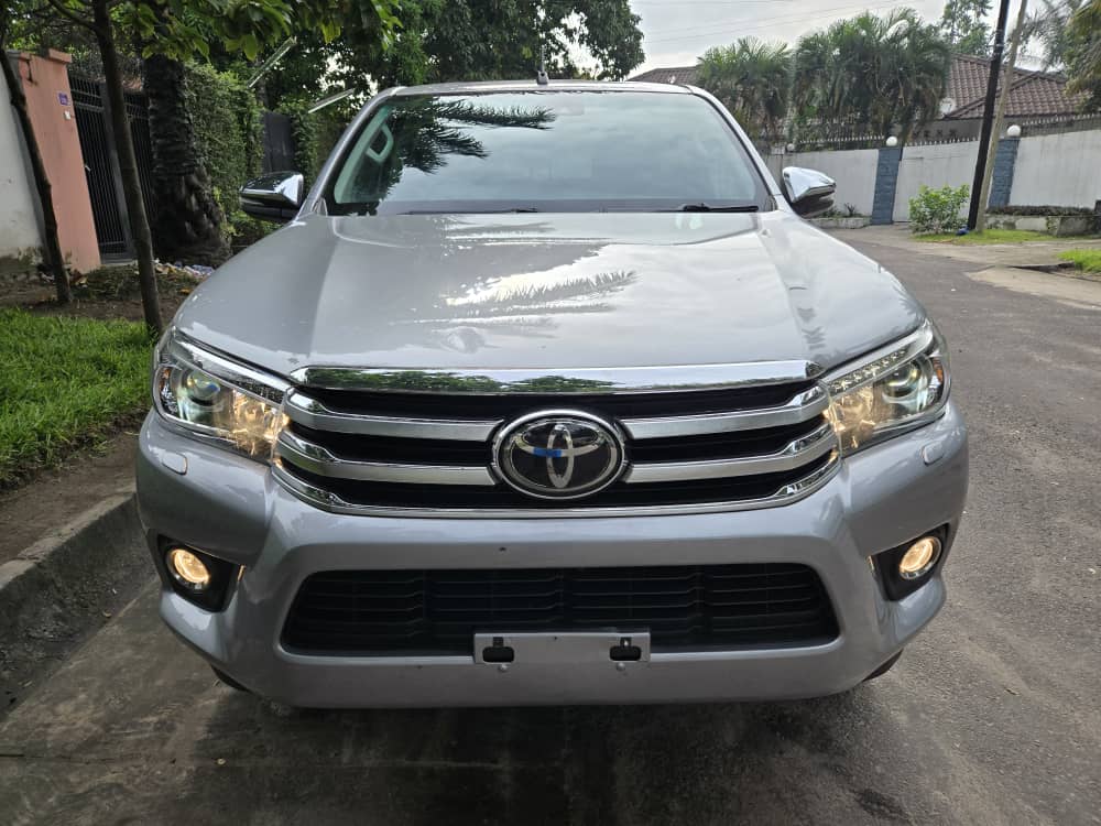 Hilux 2020 sans plaque