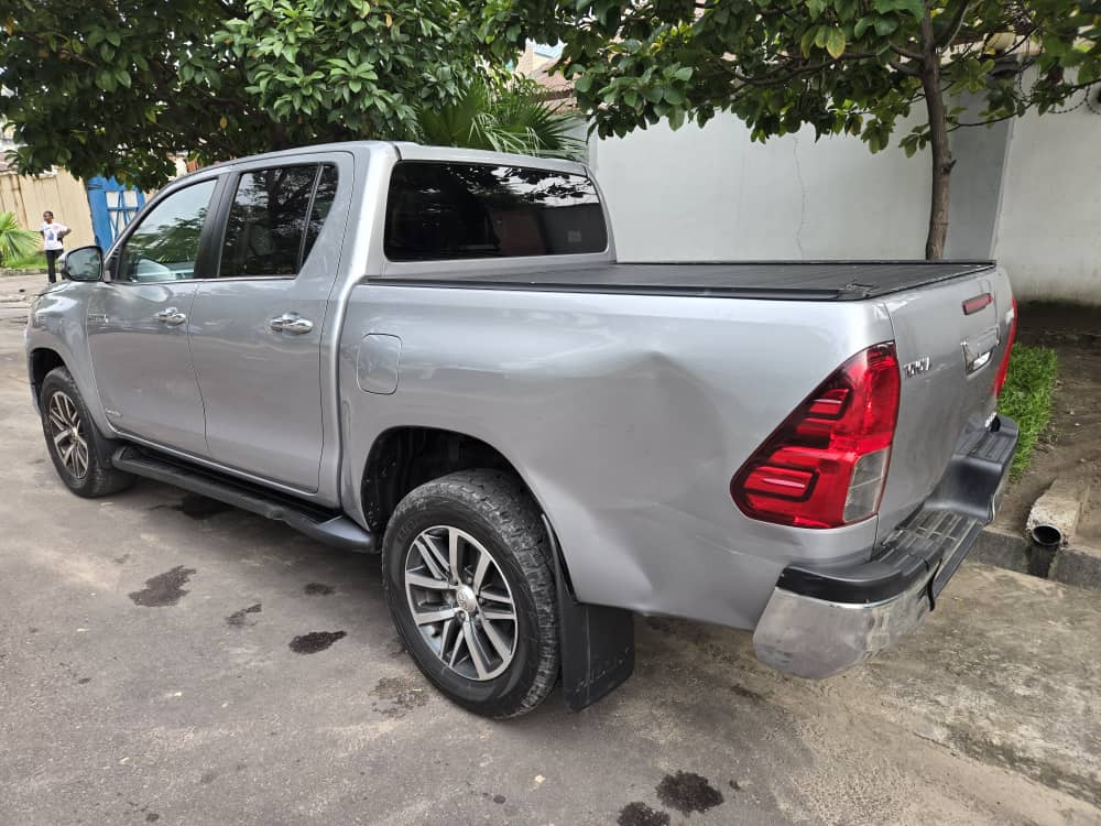 Hilux 2020 sans plaque