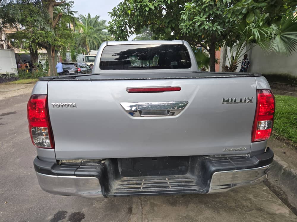 Hilux 2020 sans plaque