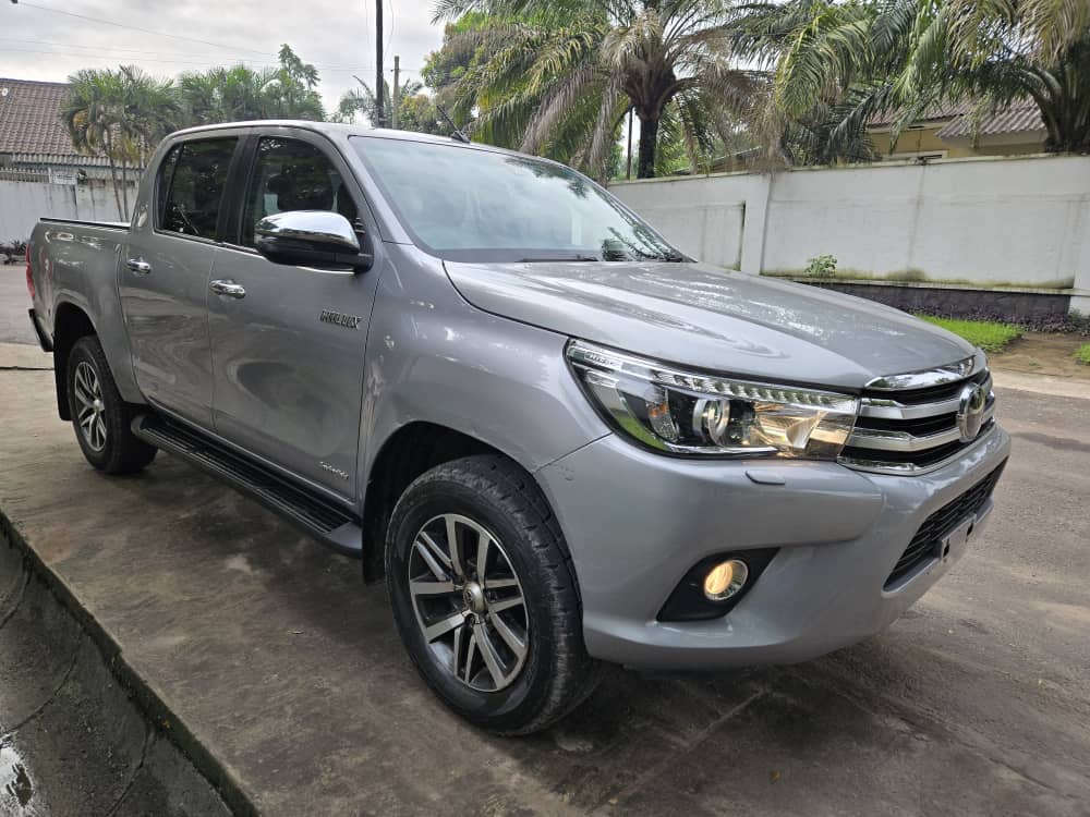 Hilux 2020 sans plaque