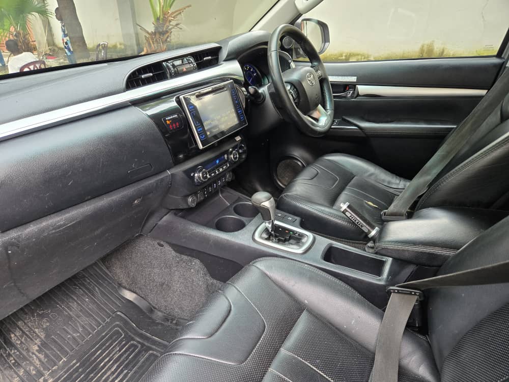 Hilux 2020 sans plaque