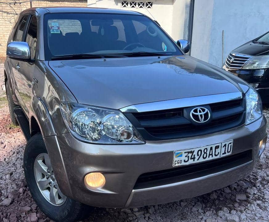 Toyota Fortuner 2010
