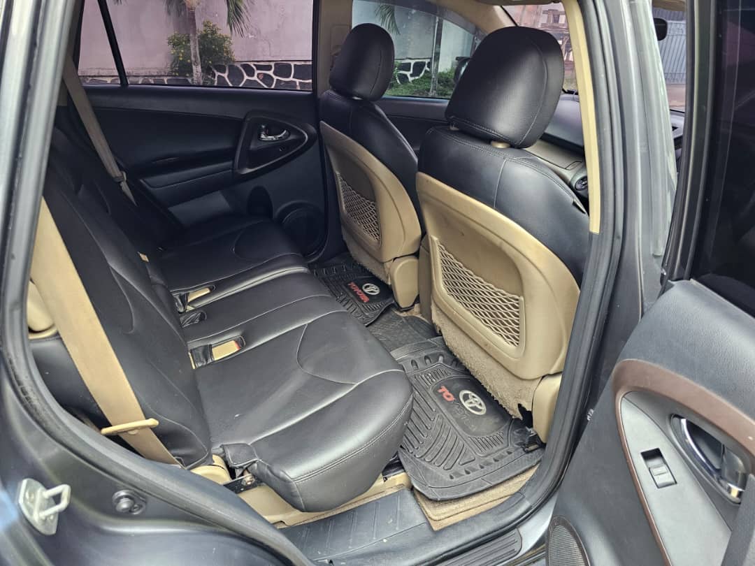 Toyota Vanguard 2015