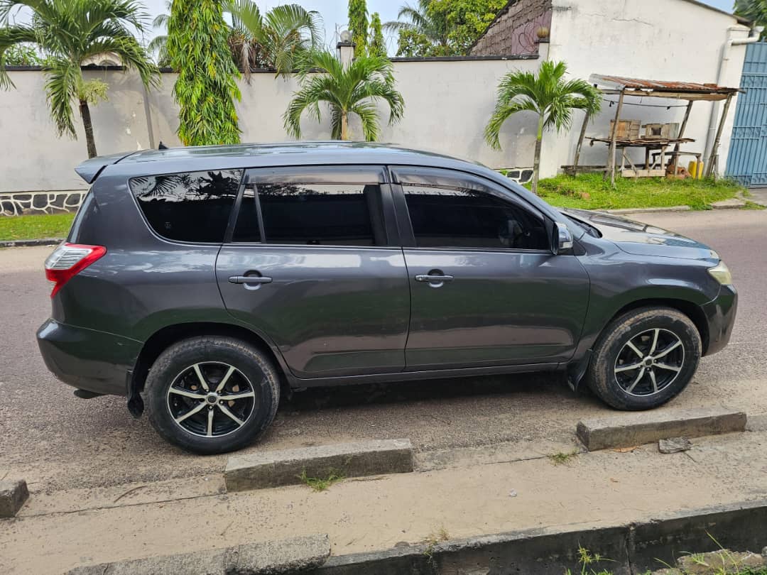 Toyota Vanguard 2015
