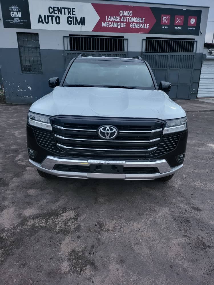 Toyota Land Cruiser GXR 2024