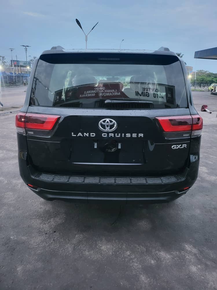 Toyota Land Cruiser GXR 2024