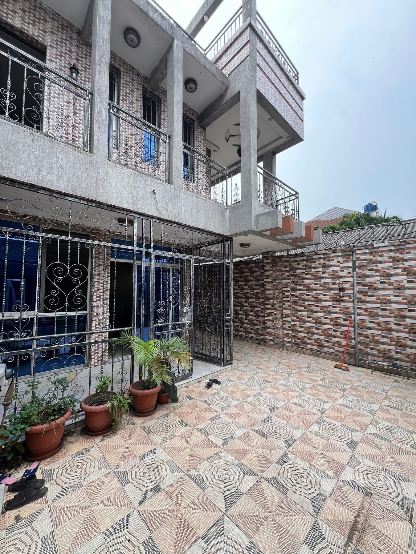 Maison 5chambres Limete