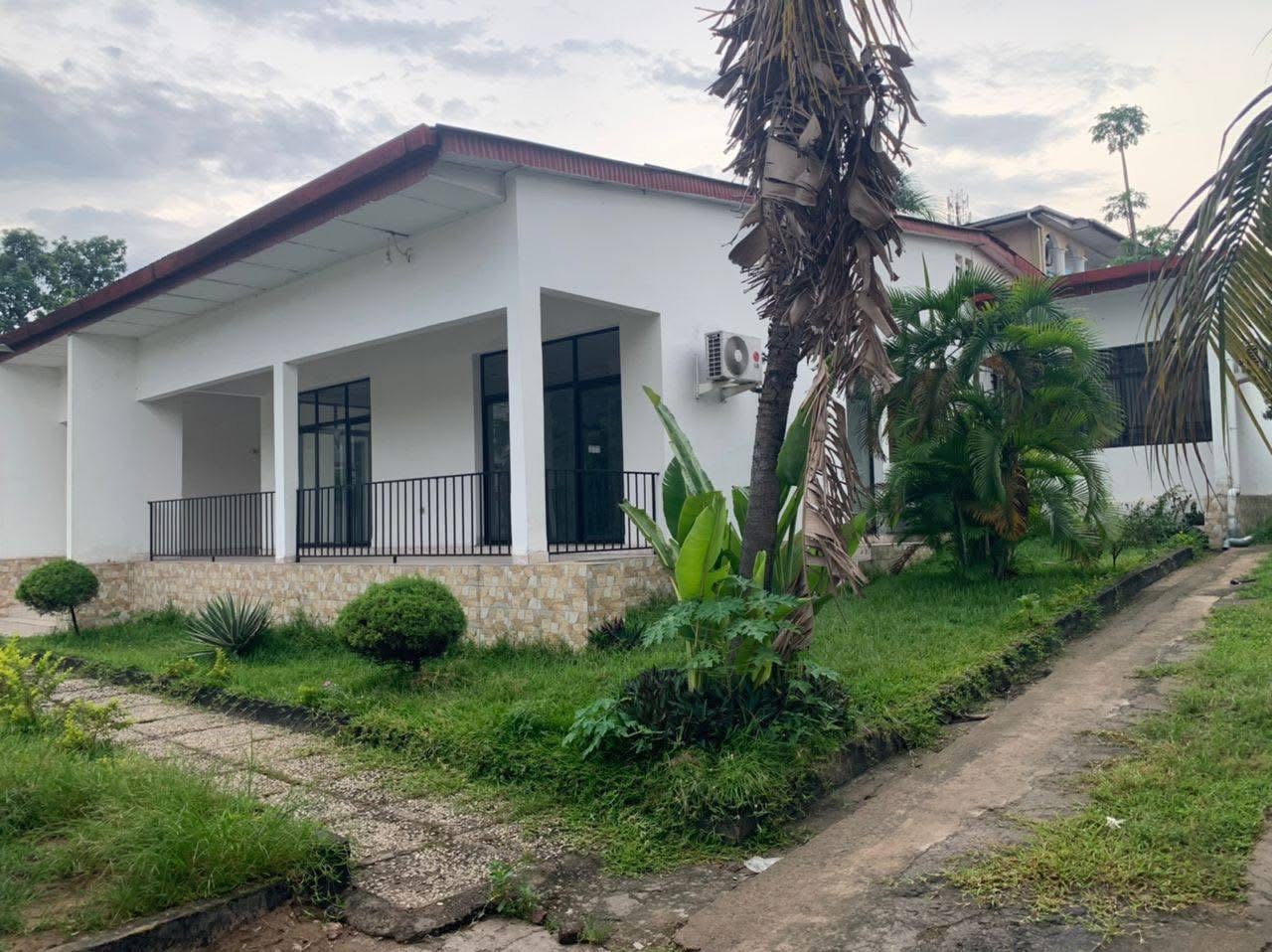Maison 3. Chambres Gombe