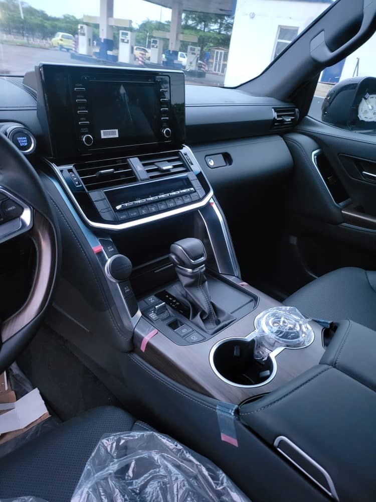Toyota Land Cruiser GXR 2024