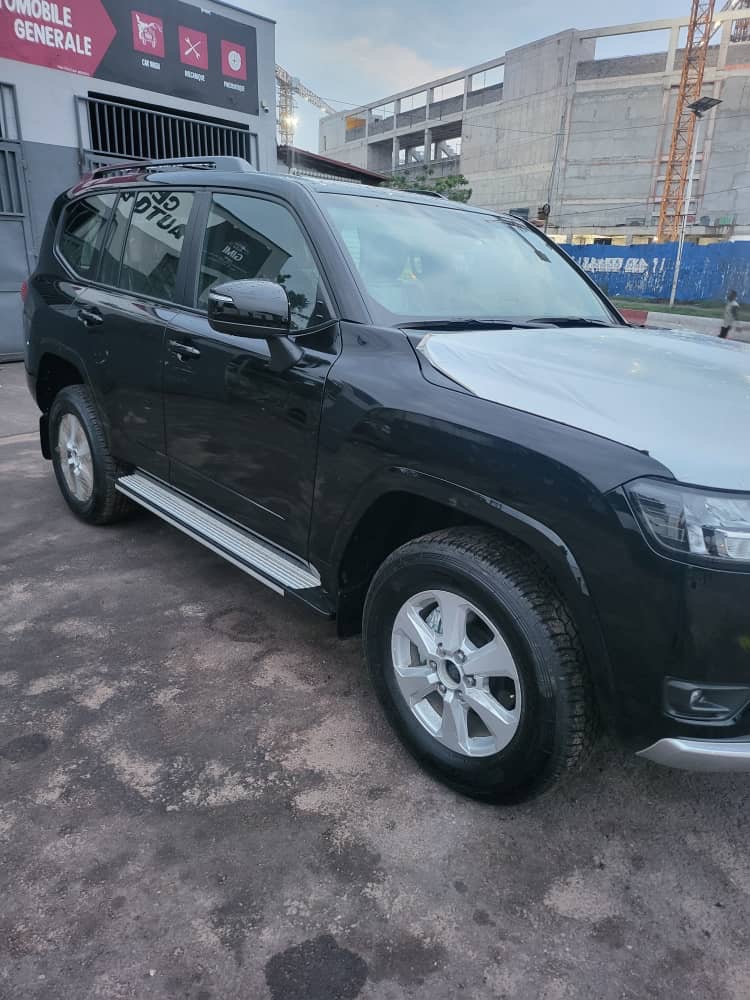 Toyota Land Cruiser GXR 2024