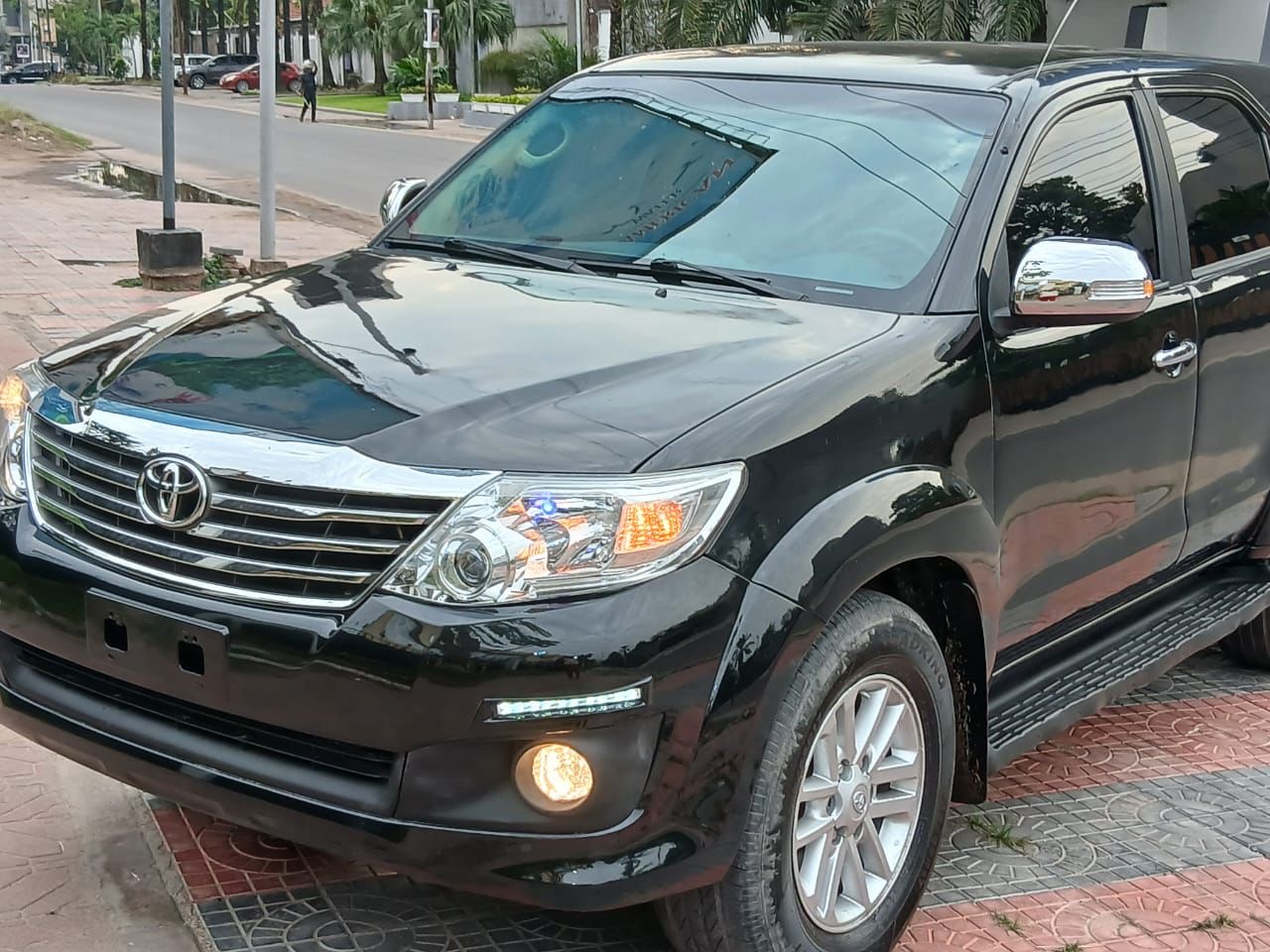 Toyota Fortuner 2015