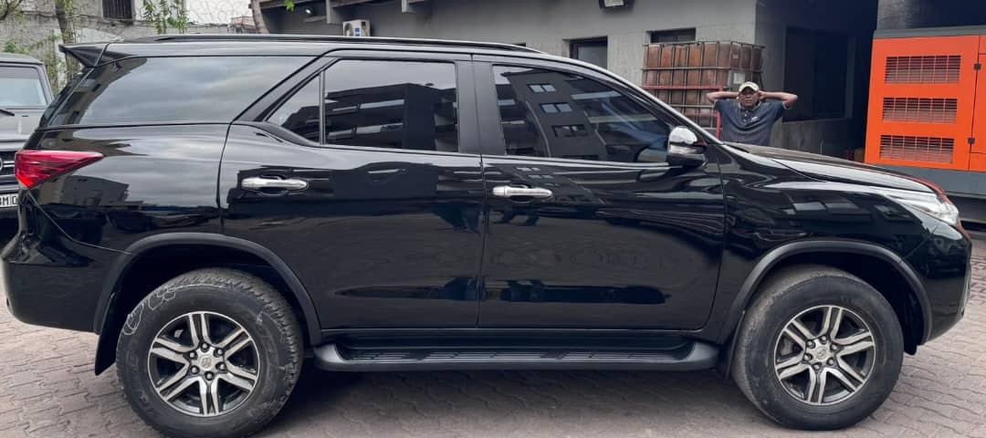 TOYOTA fortuner authentique 2019