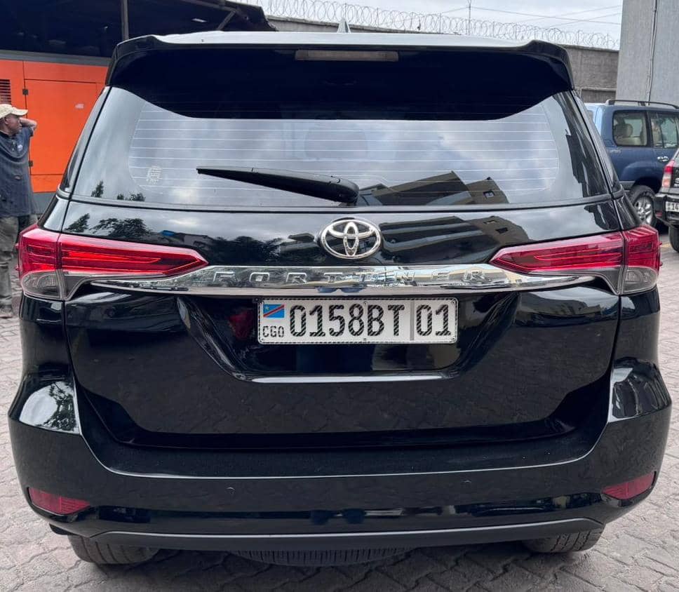 TOYOTA fortuner authentique 2019