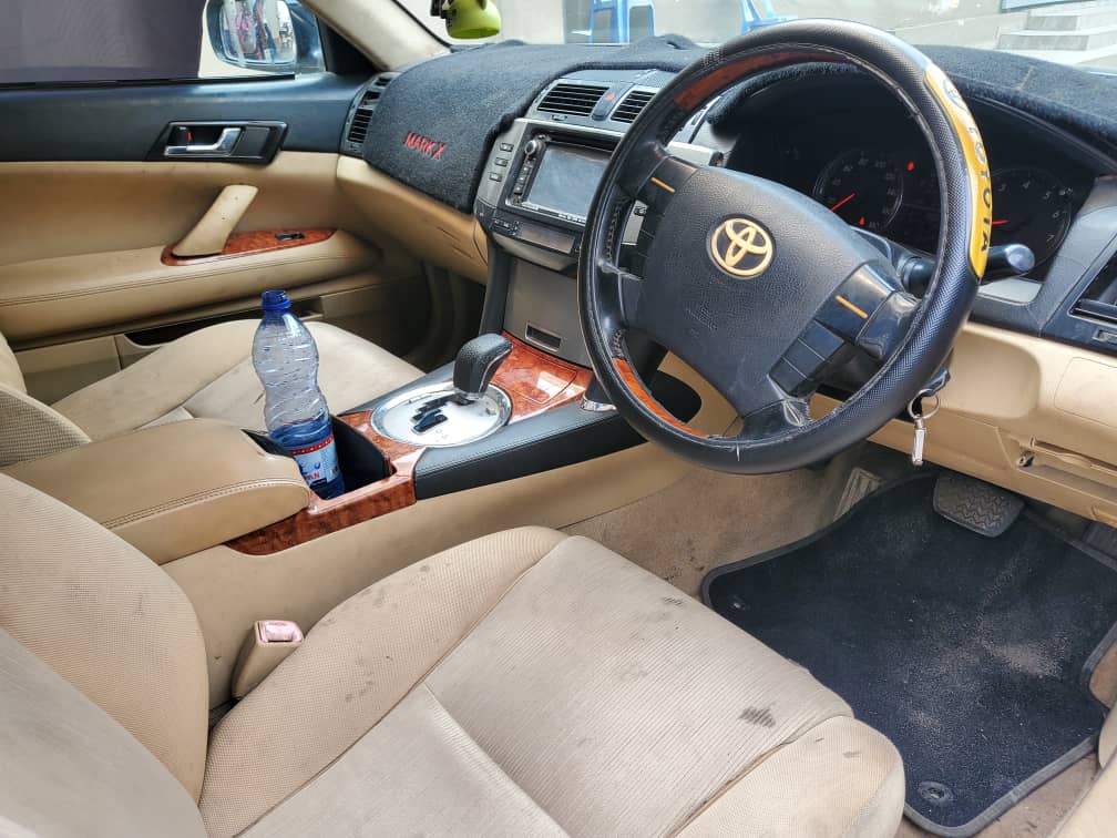 TOYOTA MARK X
