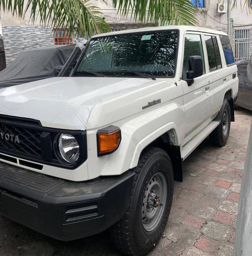 Toyota Land Cruiser LX 2024