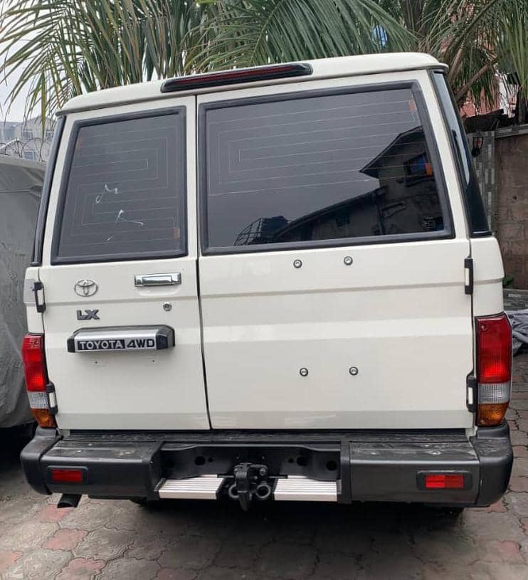 Toyota Land Cruiser LX 2024