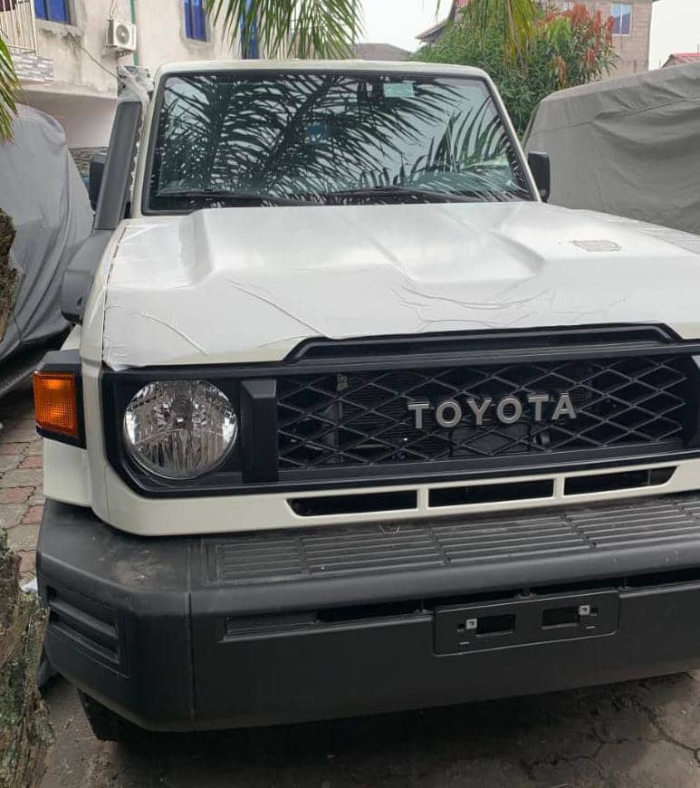 Toyota Land Cruiser LX 2024