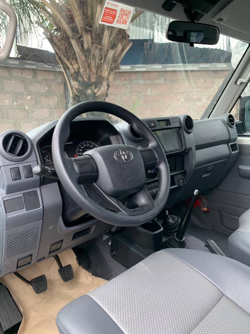 Toyota Land Cruiser LX 2024