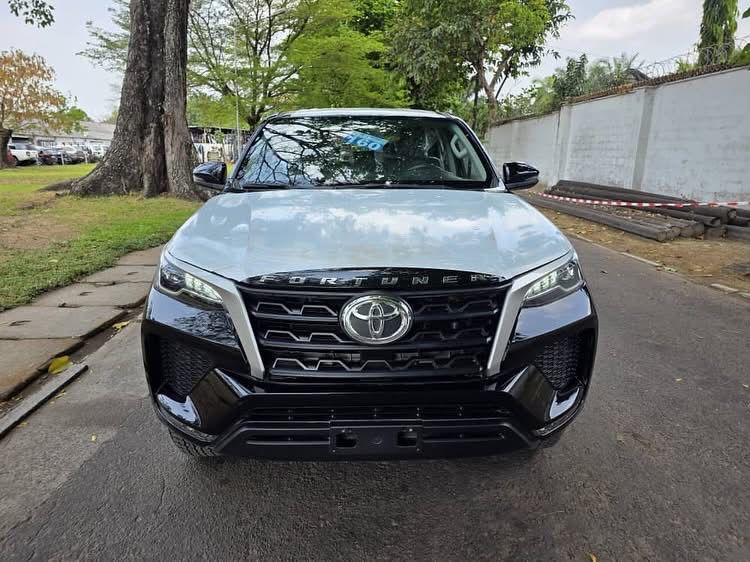 TOYOTA FORTUNER 2025