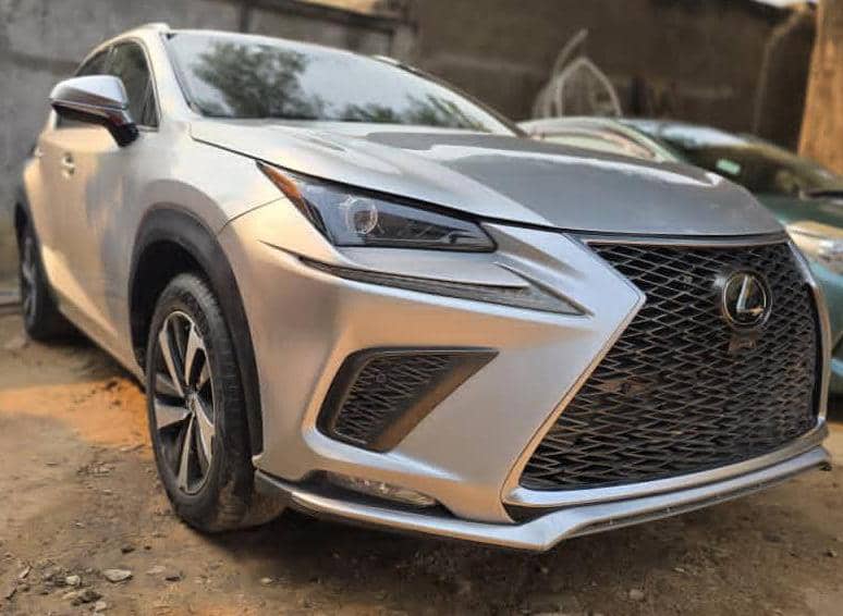 LEXUS NX300 ANNÉE 2022