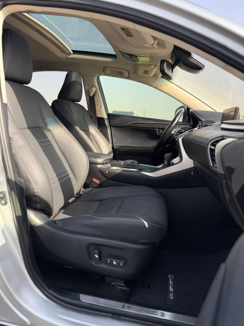 LEXUS NX300 ANNÉE 2022