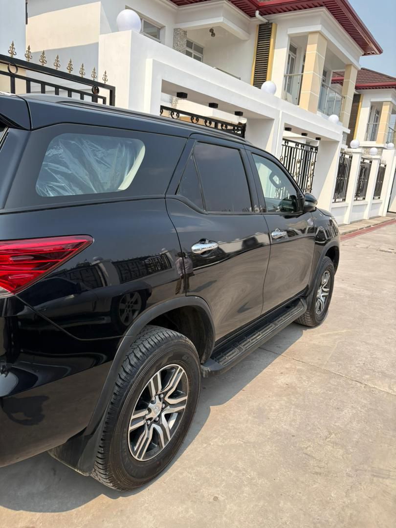 Toyota Fortunerv 2024