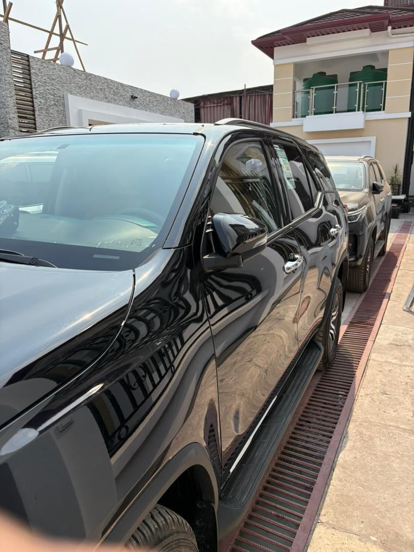 Toyota Fortunerv 2024
