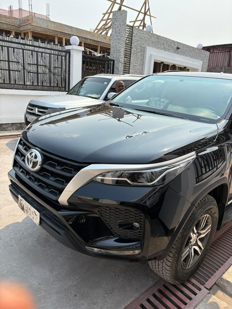 Toyota Fortunerv 2024