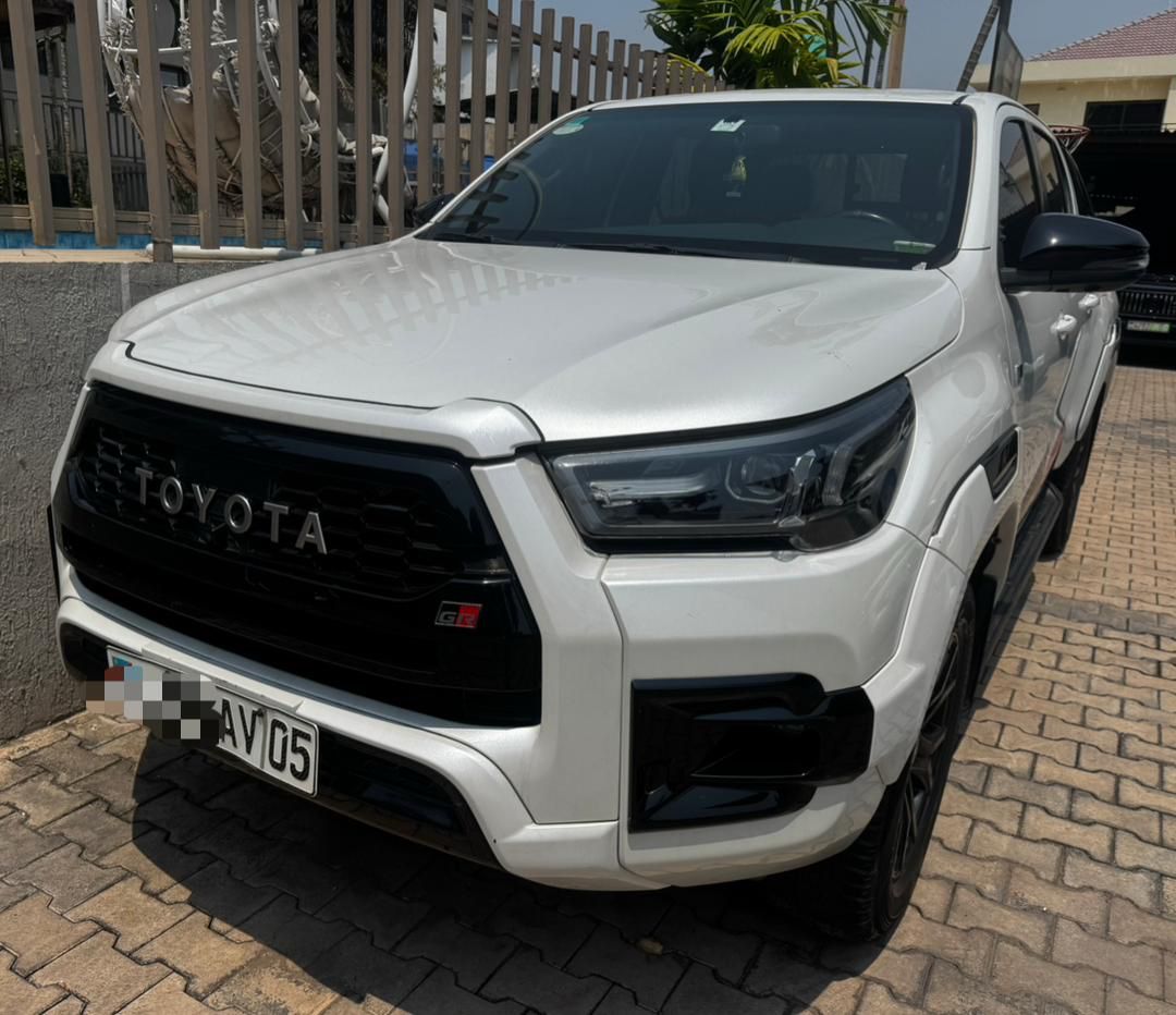 TOYOTA HILUX GR