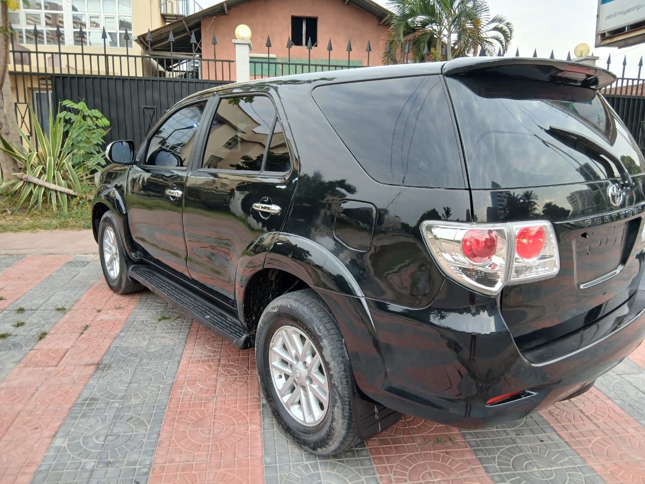 Toyota Fortuner 2015