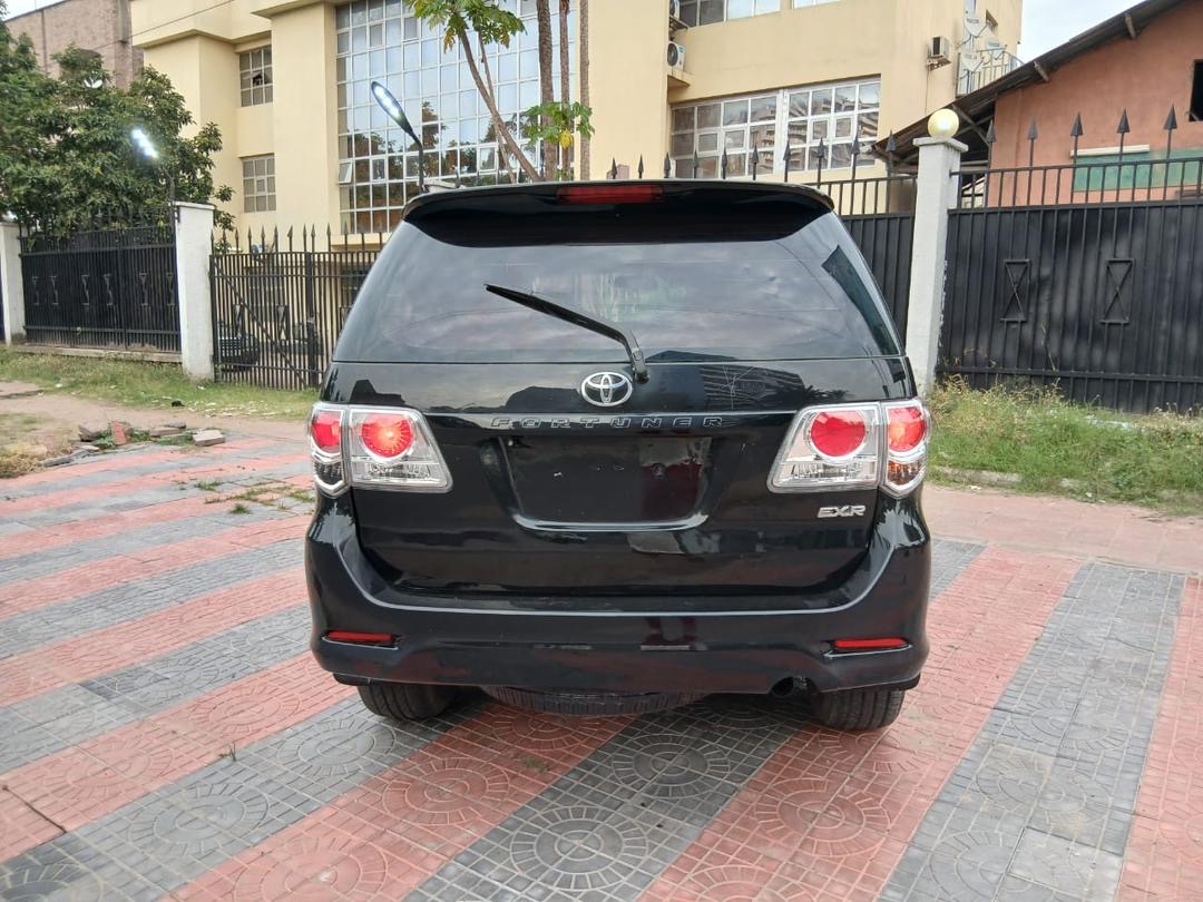 Toyota Fortuner 2015